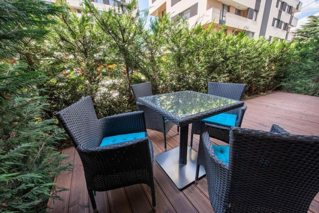 Labyrinth Apartment - Free Parking Space Included Varna Exterior photo